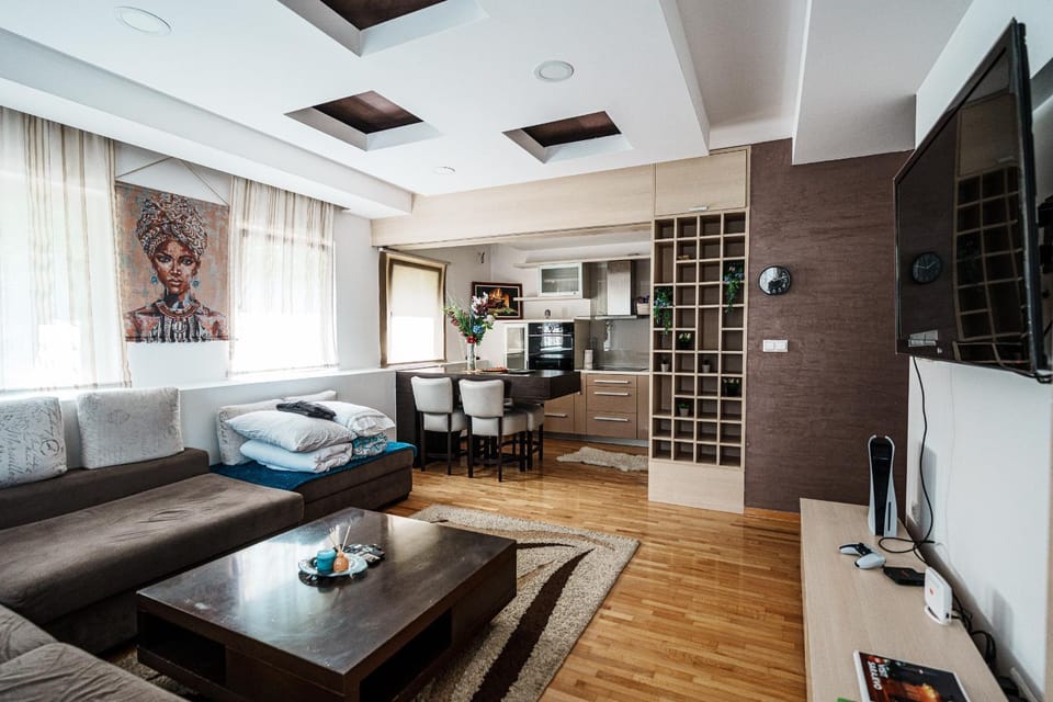 Warm Getaway 1BR APT w Balcony Free Garage Prkng Apartment in Sarajevo