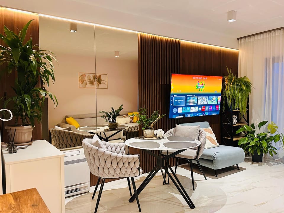 TV and multimedia, Living room, Photo of the whole room, Seating area