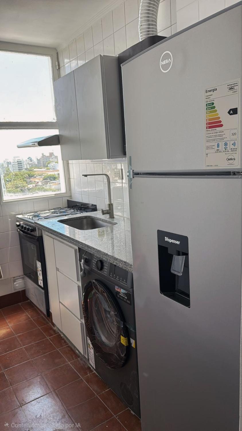 Kitchen or kitchenette, oven, washing machine
