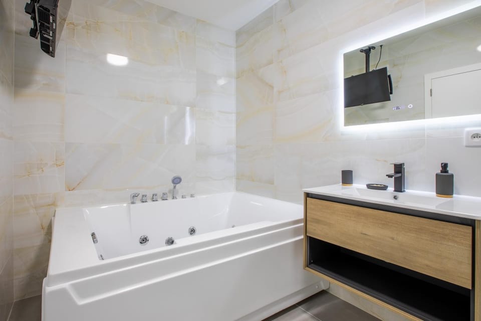 Hot Tub, Bathroom, Bath