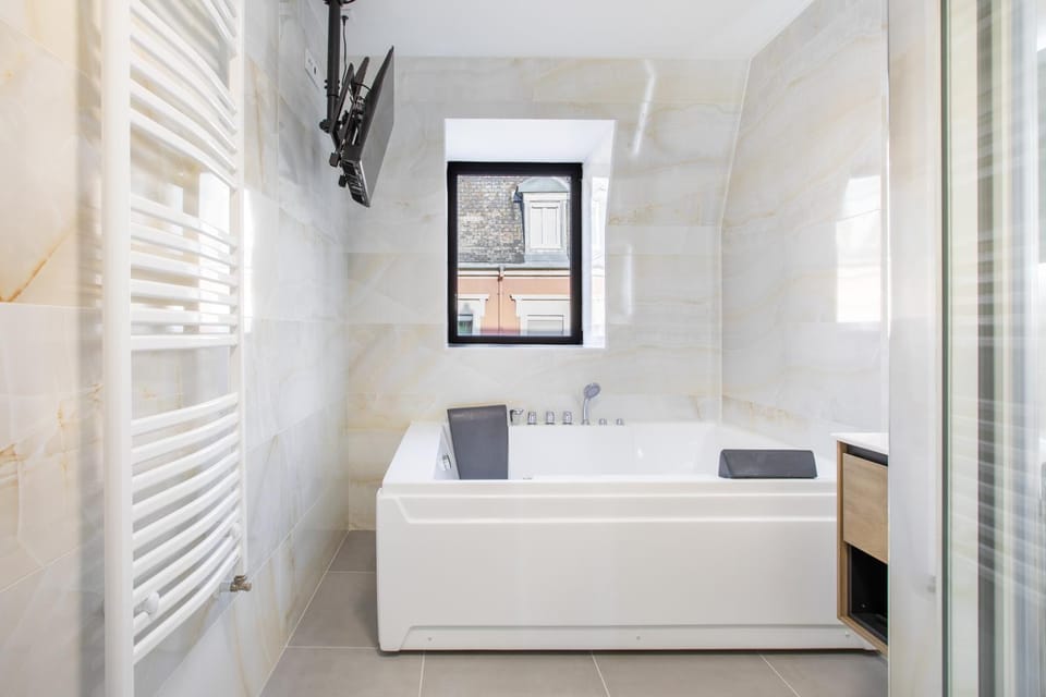 Bathroom, Photo of the whole room, Bath