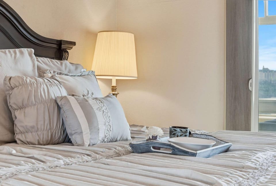 Majestic Retreat Stay for 6 House in Branson