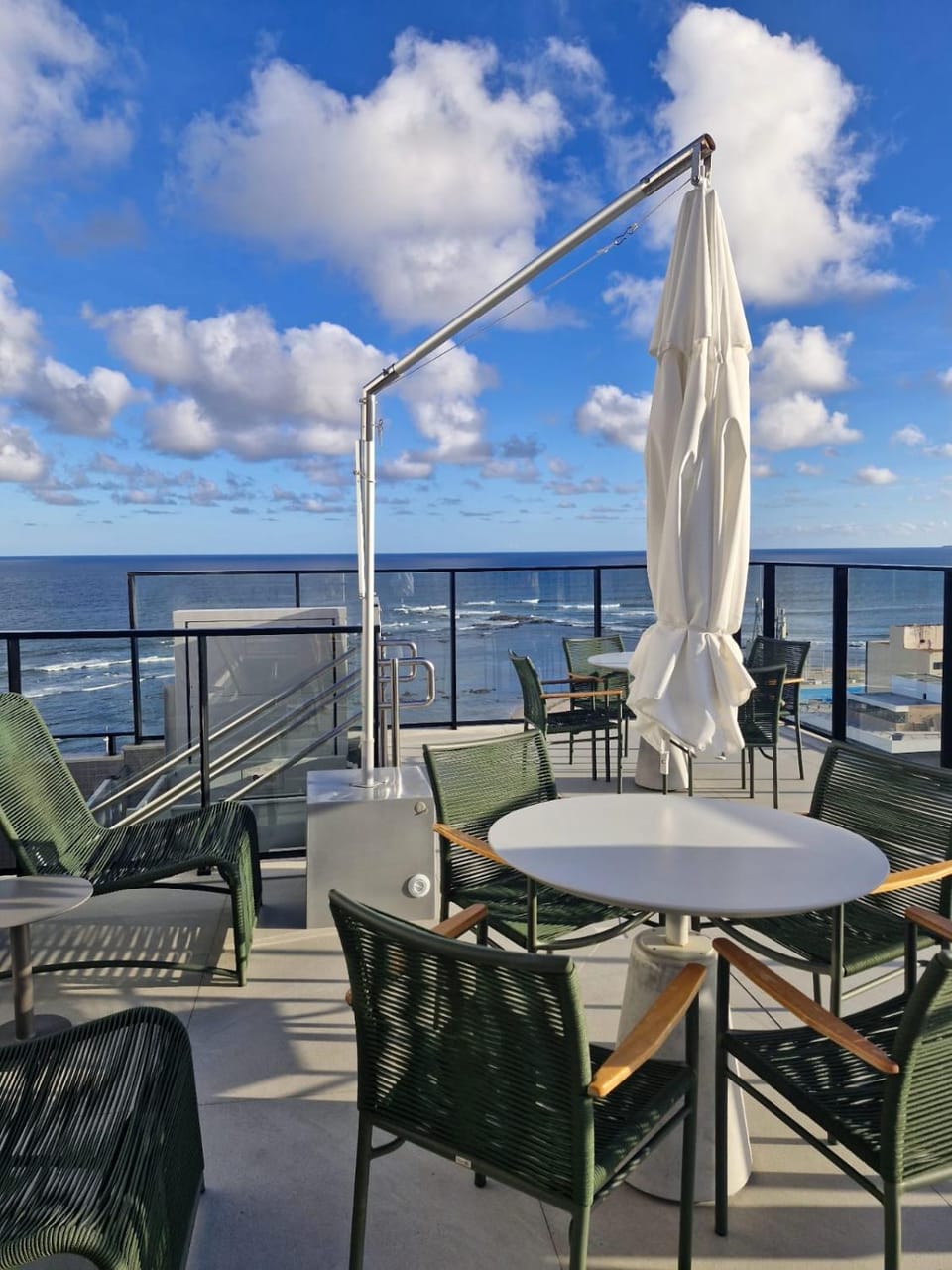 Apartamento Moderno na Pituba Frente à Praia e perto Centro Convenções Apartment in Salvador