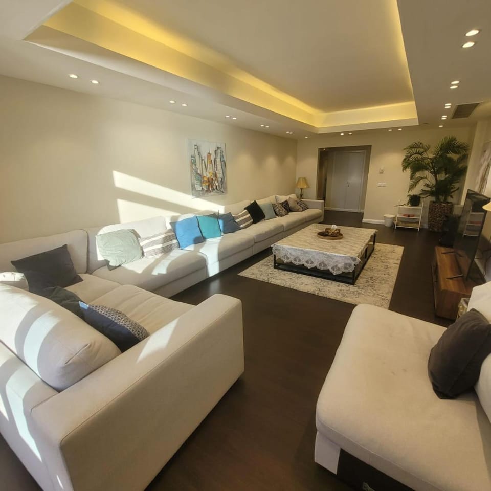 Royal Crown Apartment in Makkah Province