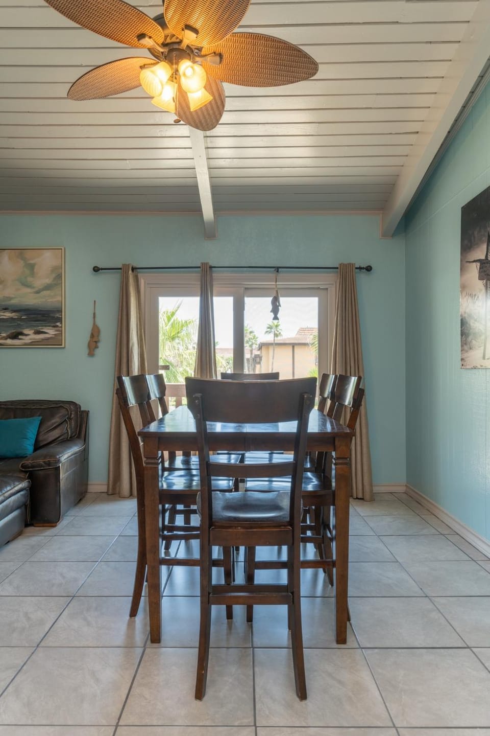 Tiki 243 - Extremely Comfortable 3 Bedroom Condo Apartment in South Padre Island