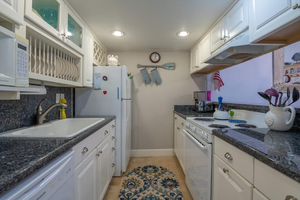Tiki 216 - 2BR Condo with Balcony Steps from Beach Apartment in South Padre Island