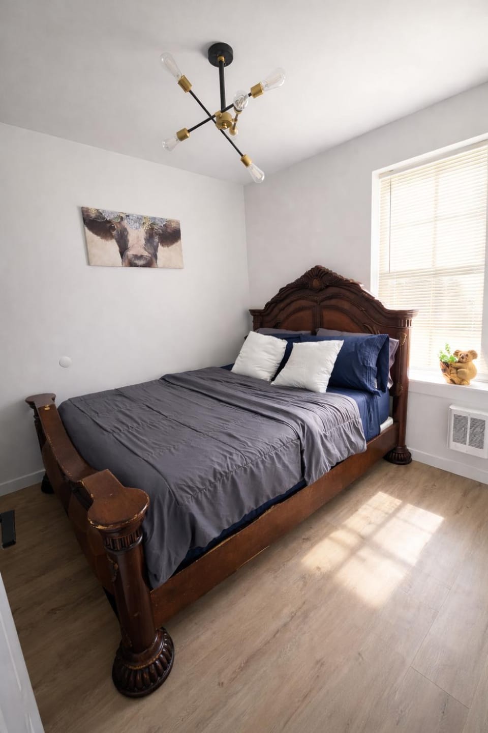 Dwntwn Detroit Wlk to DMC Arena WSU FordField Apartment in Windsor