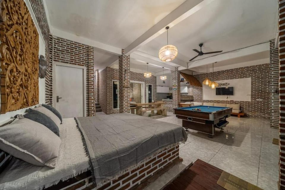 Living room, Photo of the whole room, Seating area, Dining area