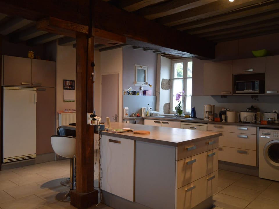 Grande Maison avec Piscine Intérieure Chauffée - FR-1-591-778 House in Centre-Val de Loire