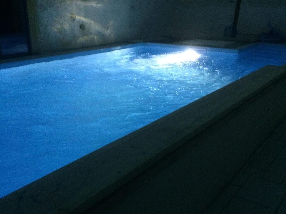 Grande Maison avec Piscine Intérieure Chauffée - FR-1-591-778 House in Centre-Val de Loire