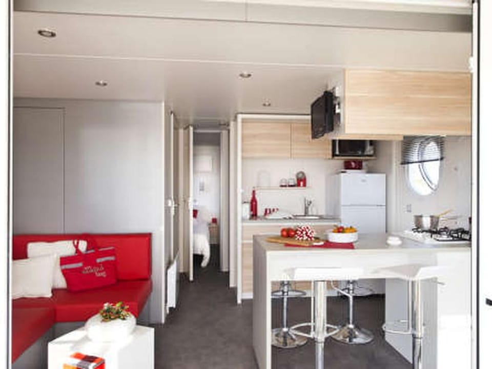 Charmant Mobil Home - Terrasse à Grimaud - API-1-52-1697 Campground/ 
RV Resort in Cogolin