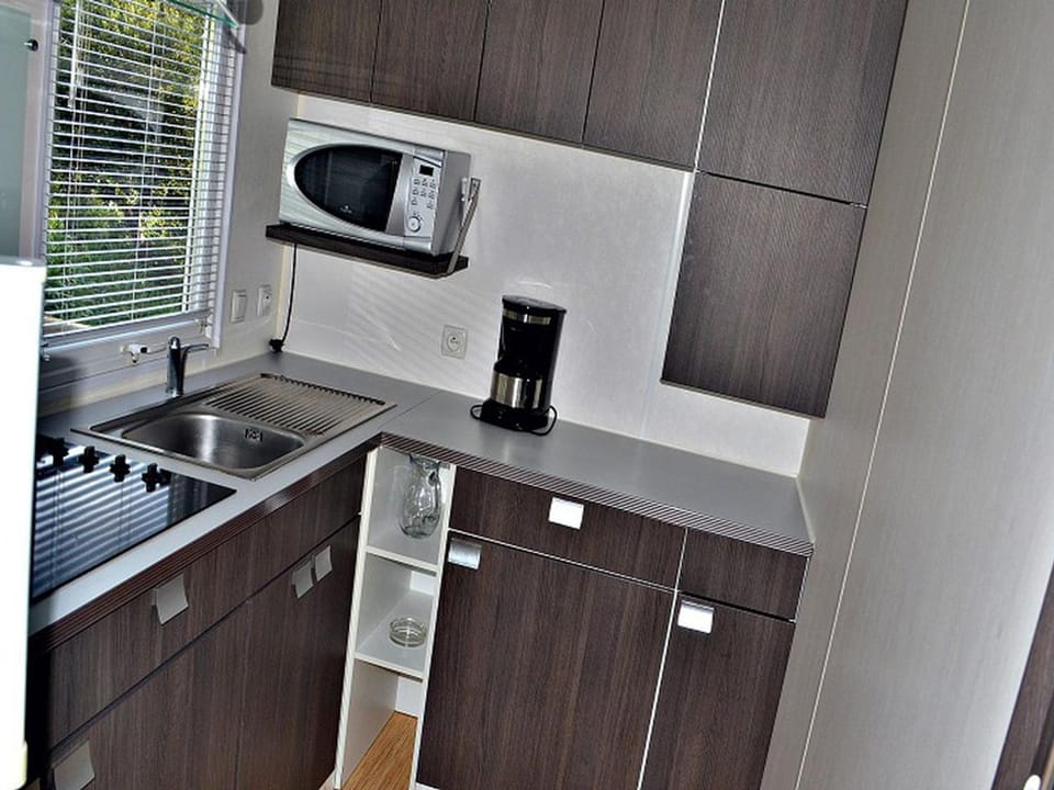 Mobil-home 29m² avec Terrasse à Grimaud - API-1-52-1719 Campground/ 
RV Resort in Cogolin