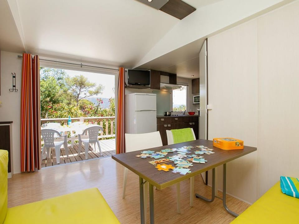 Mobil-home 29m² avec Terrasse à Grimaud - API-1-52-1719 Campground/ 
RV Resort in Cogolin