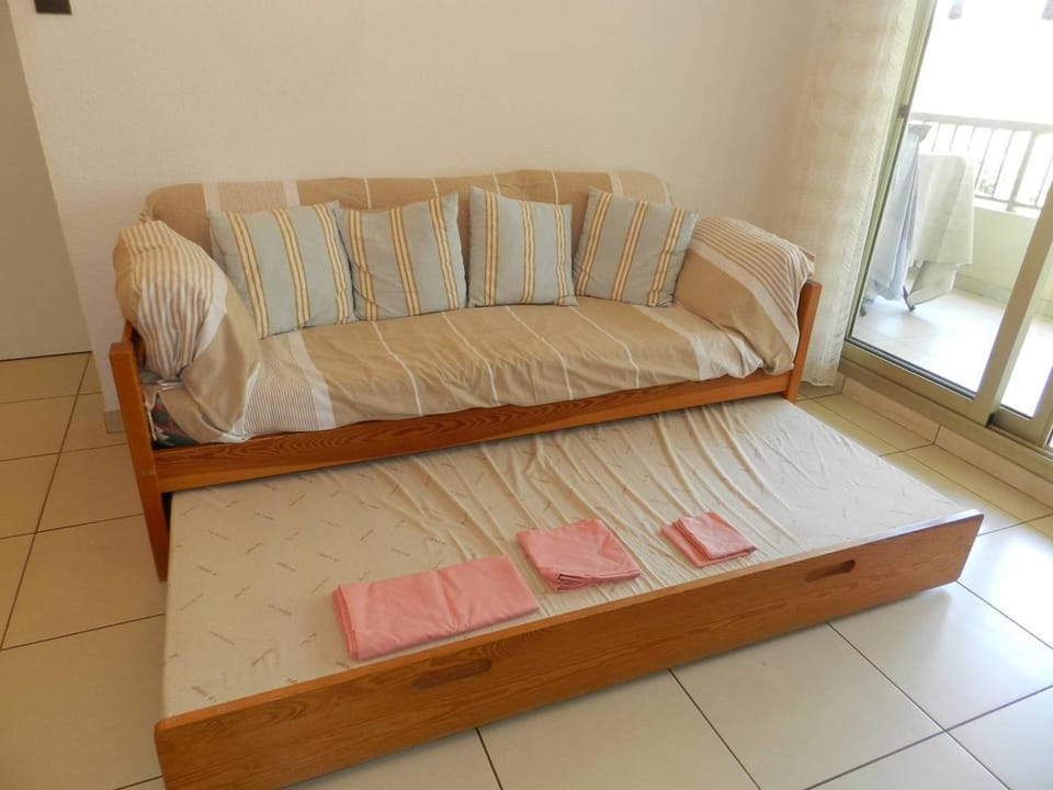 Appartement Moderne 2 pièces à Bormes - Terrasse et Parking - FR-1-251-925 Apartment in Bormes-les-Mimosas