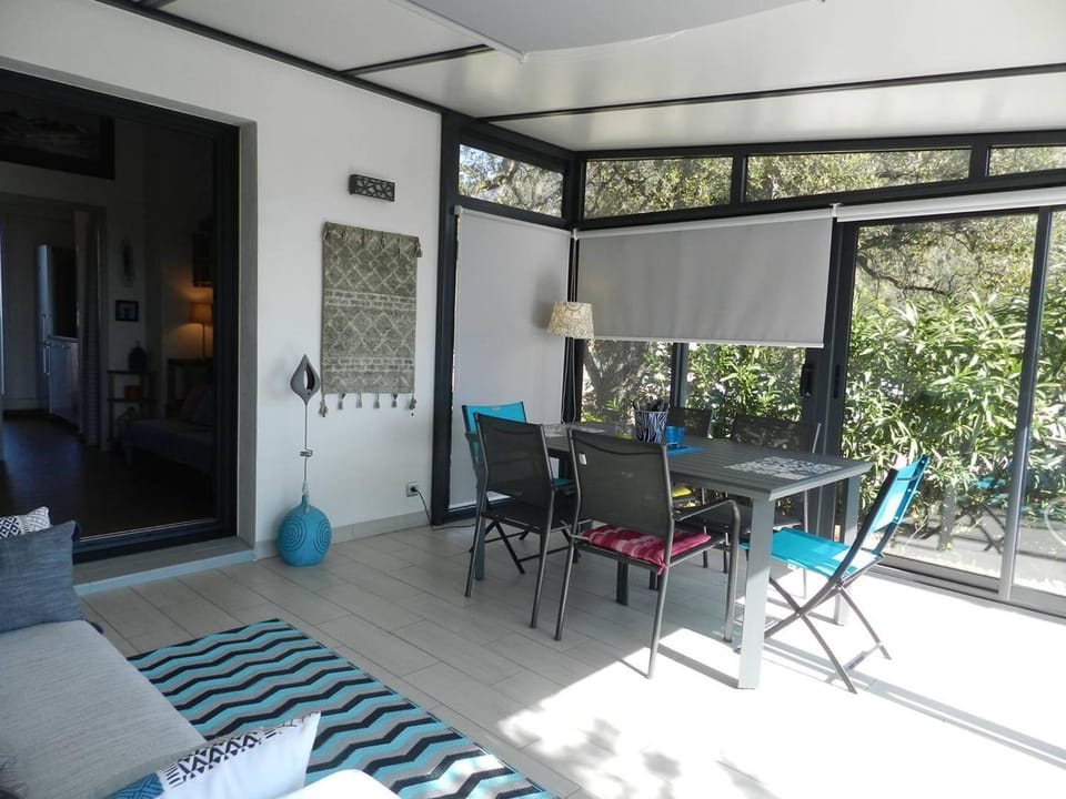 2 pièces avec terrasse et parking au Lavandou - FR-1-251-926 Apartment in Le Lavandou