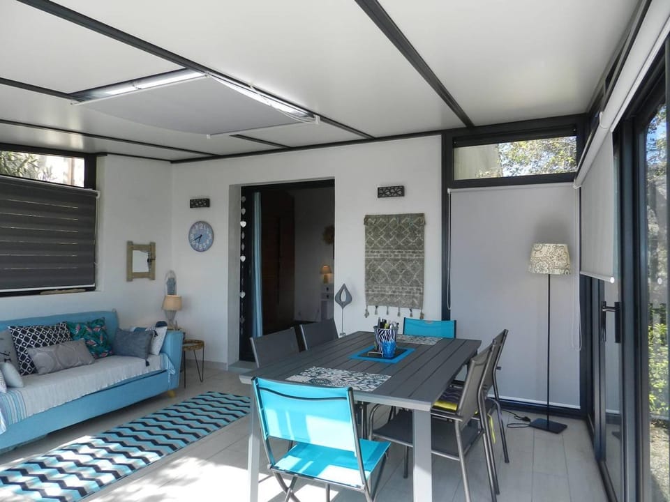 2 pièces avec terrasse et parking au Lavandou - FR-1-251-926 Apartment in Le Lavandou