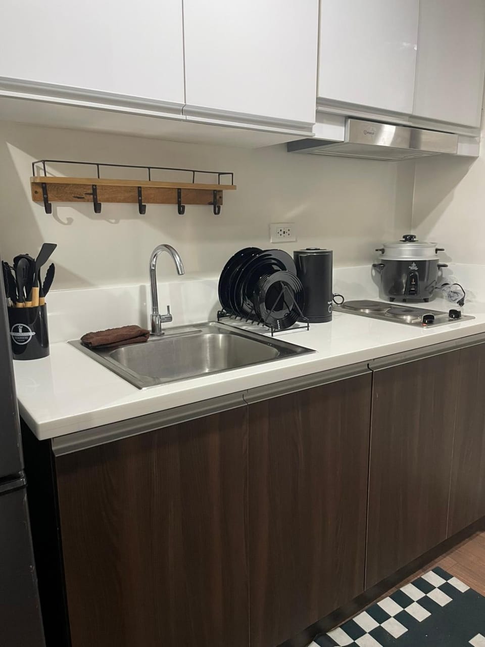 Hailar Property Management Apartment hotel in Pasay