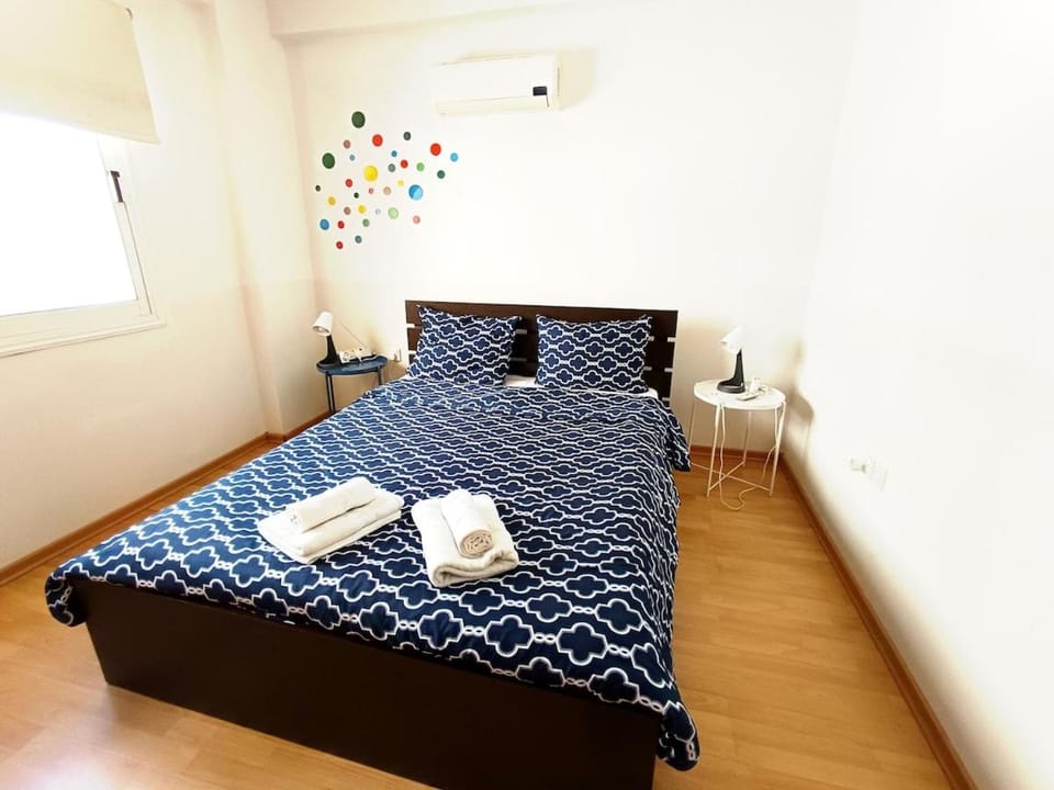City Center Walking to the Beach 2 Bedrooms Apartment in Larnaca