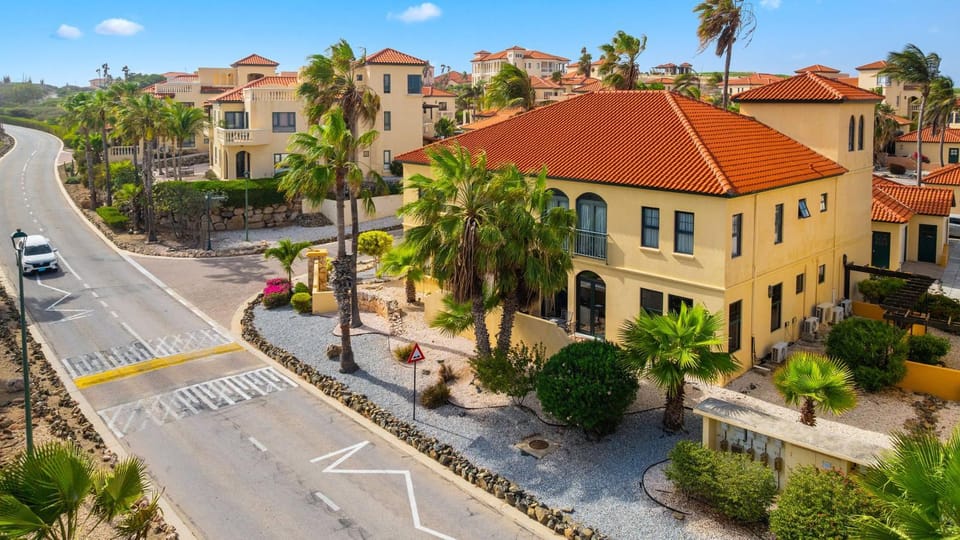 Property building, Day, Neighbourhood, Bird's eye view, Street view, Location
