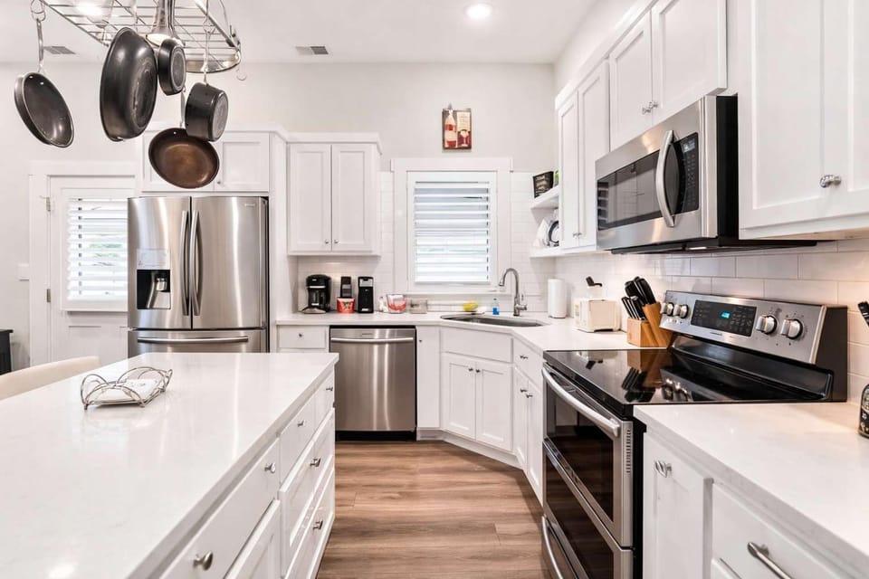 Charming Home in the Highlands W Private Backyard House in Louisville