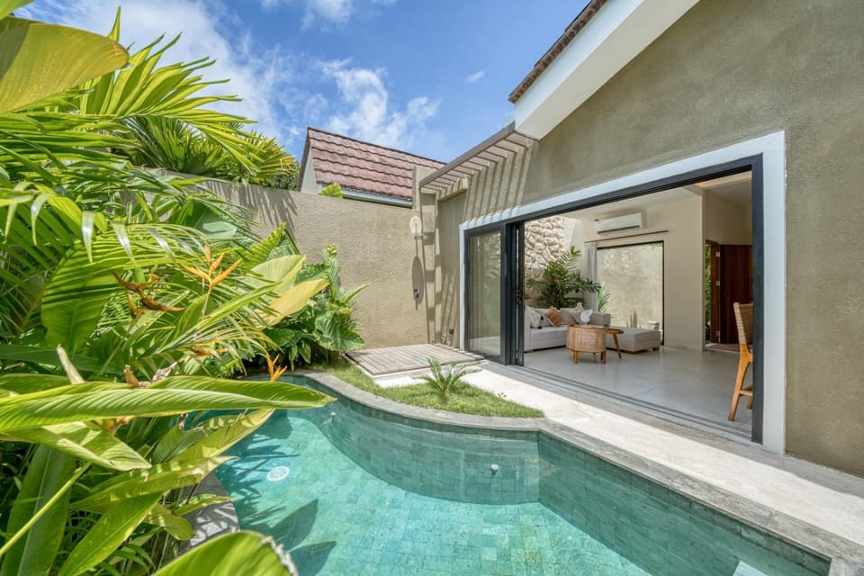 Aesthetic villa with Private Pool & Bathtub, Uluwatu Villa in Bali