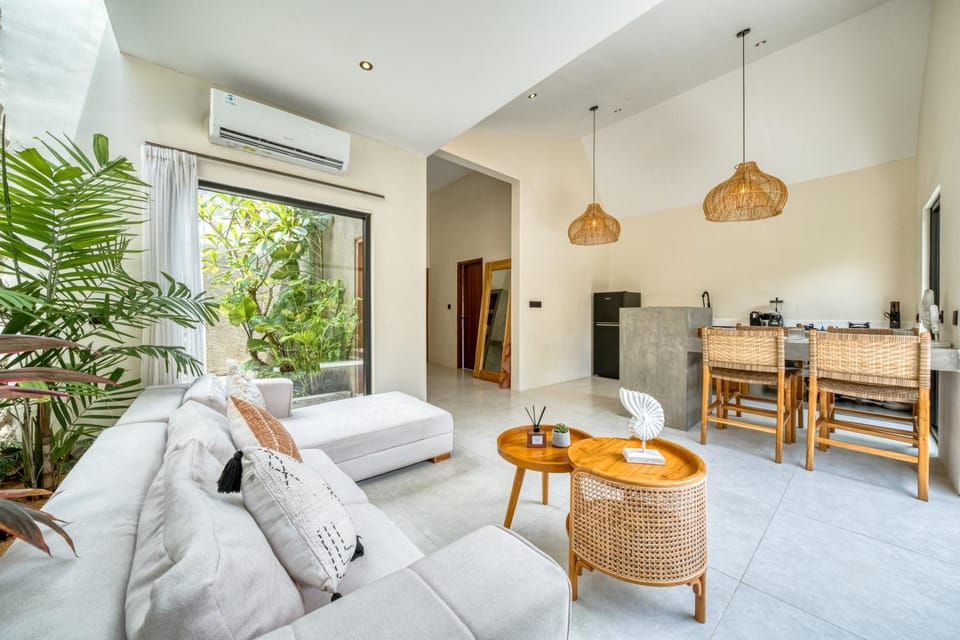 Aesthetic villa with Private Pool & Bathtub, Uluwatu Villa in Bali