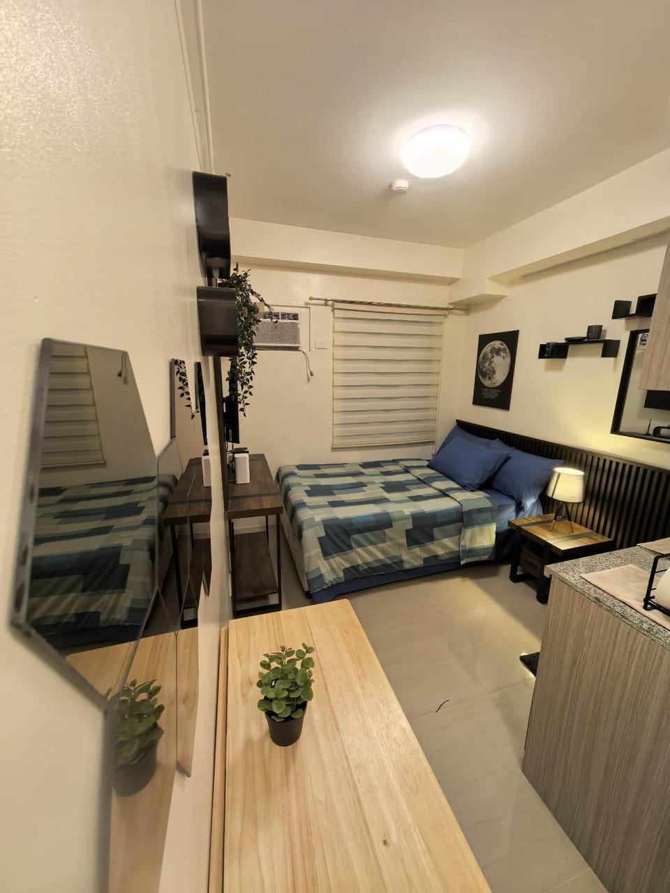 Photo of the whole room