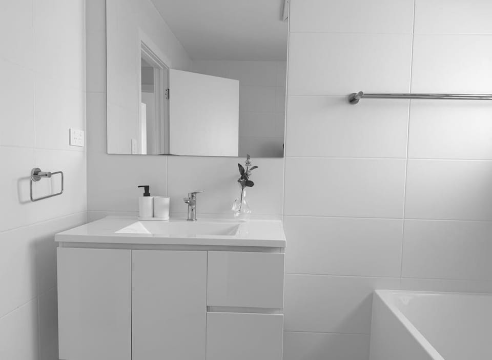 Relaxing 5BR House, 3 Bathrooms, Garden and BBQ House in Sydney