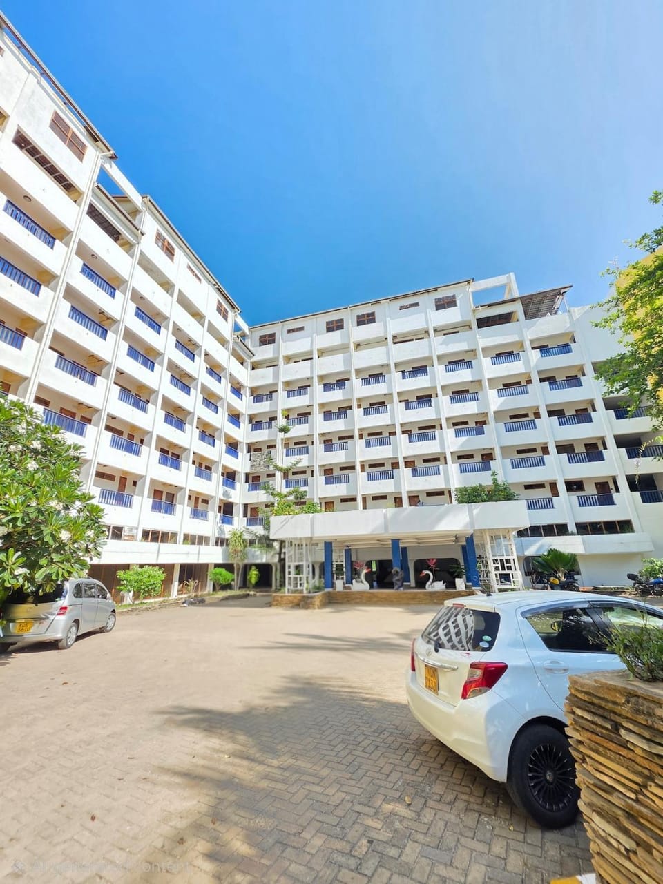 Chic two bedroom Beachfront apartment 5th floor Apartment in Diani Beach