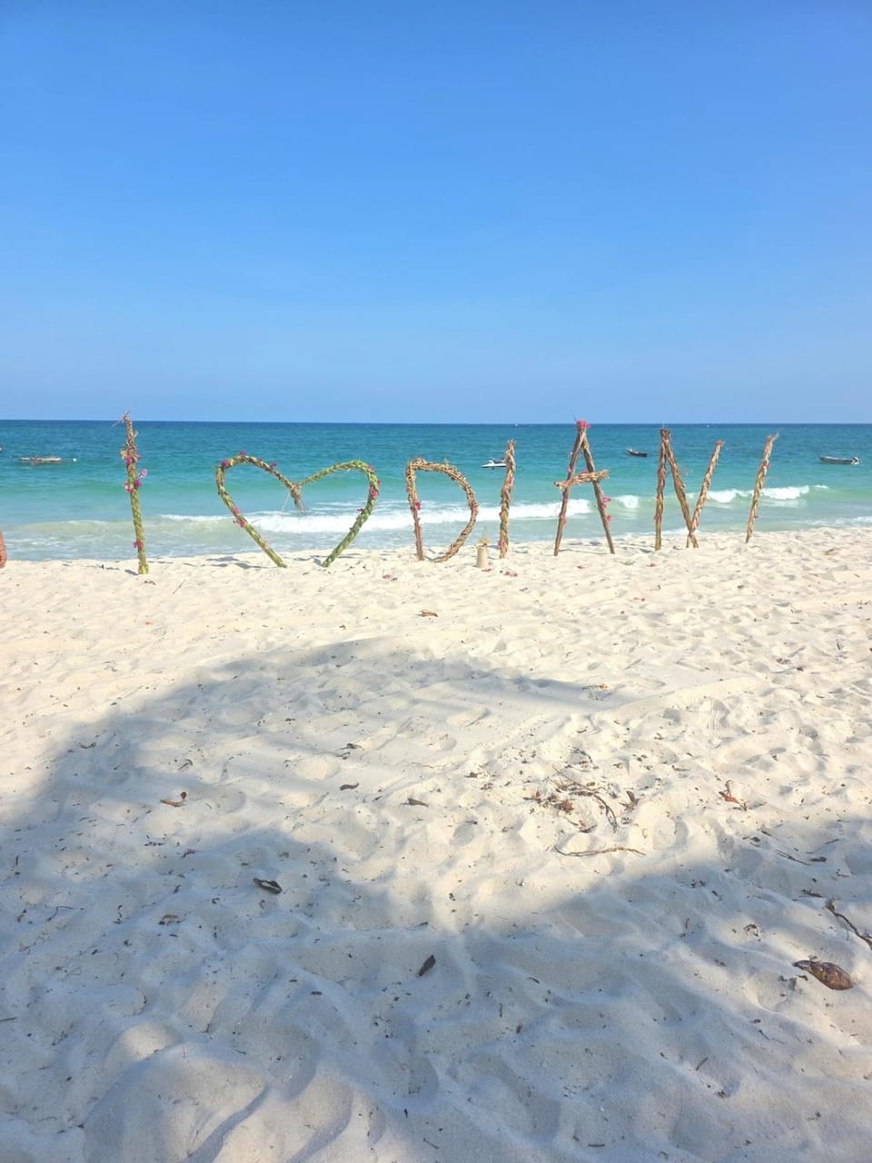Chic two bedroom Beachfront apartment 5th floor Apartment in Diani Beach