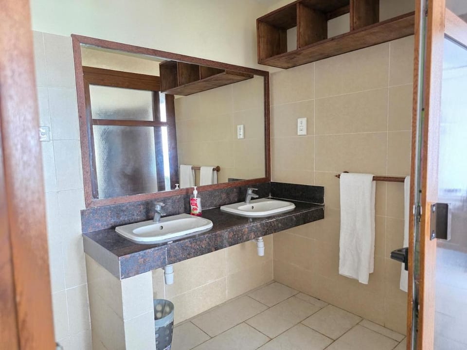 Chic two bedroom Beachfront apartment 5th floor Apartment in Diani Beach