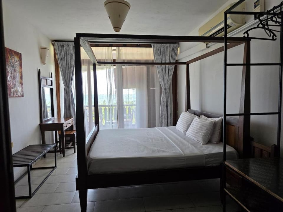 Chic two bedroom Beachfront apartment 5th floor Apartment in Diani Beach