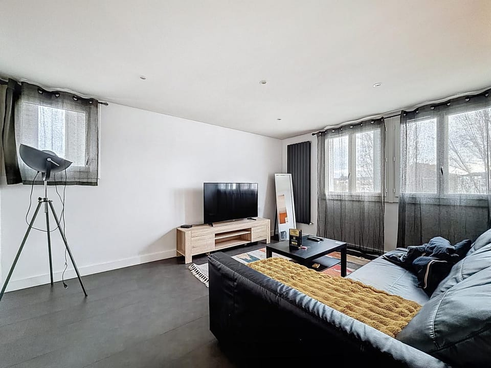 F3 avec place de parking GORDON BENNETT Apartment in Clermont-Ferrand
