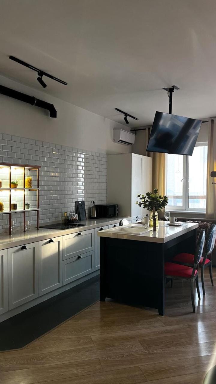 НЕОБЫЧНАЯ Квартира с уникальным ремонтом рядом с Мега Центр Apartment in Almaty