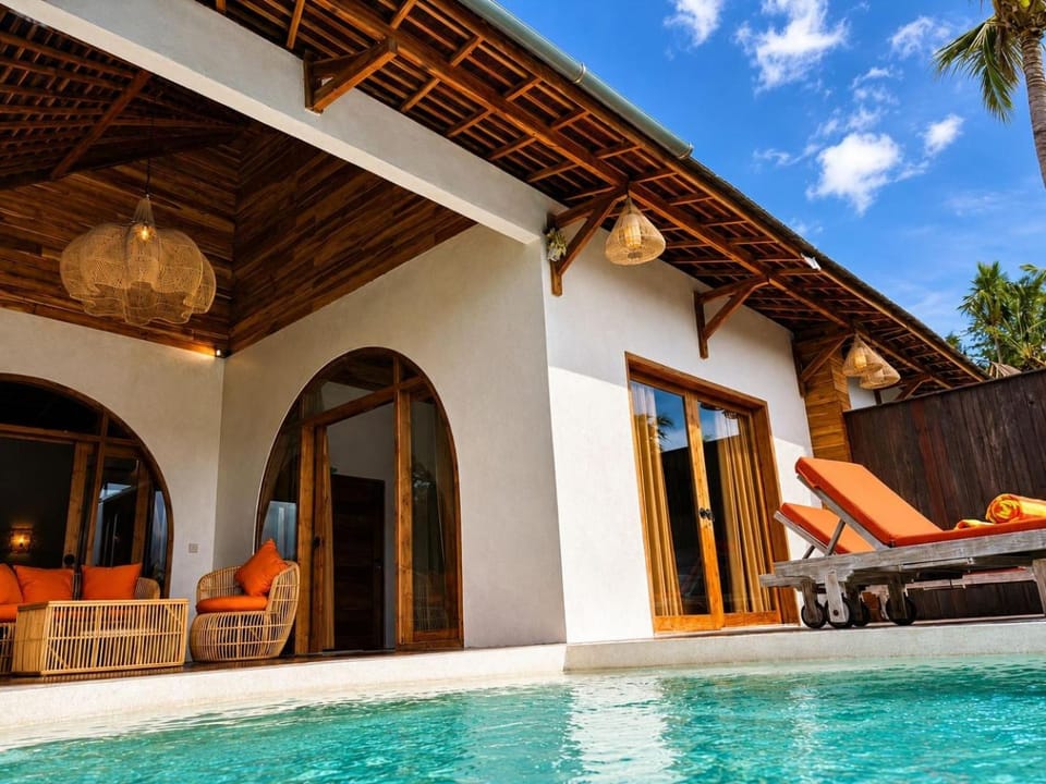 Property building, Swimming pool