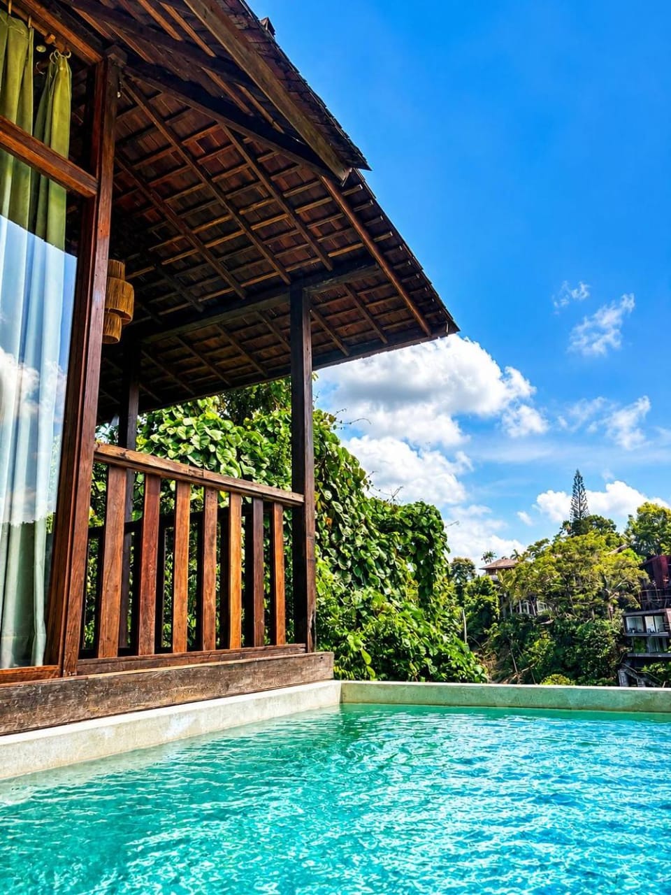 Property building, Balcony/Terrace, Swimming pool