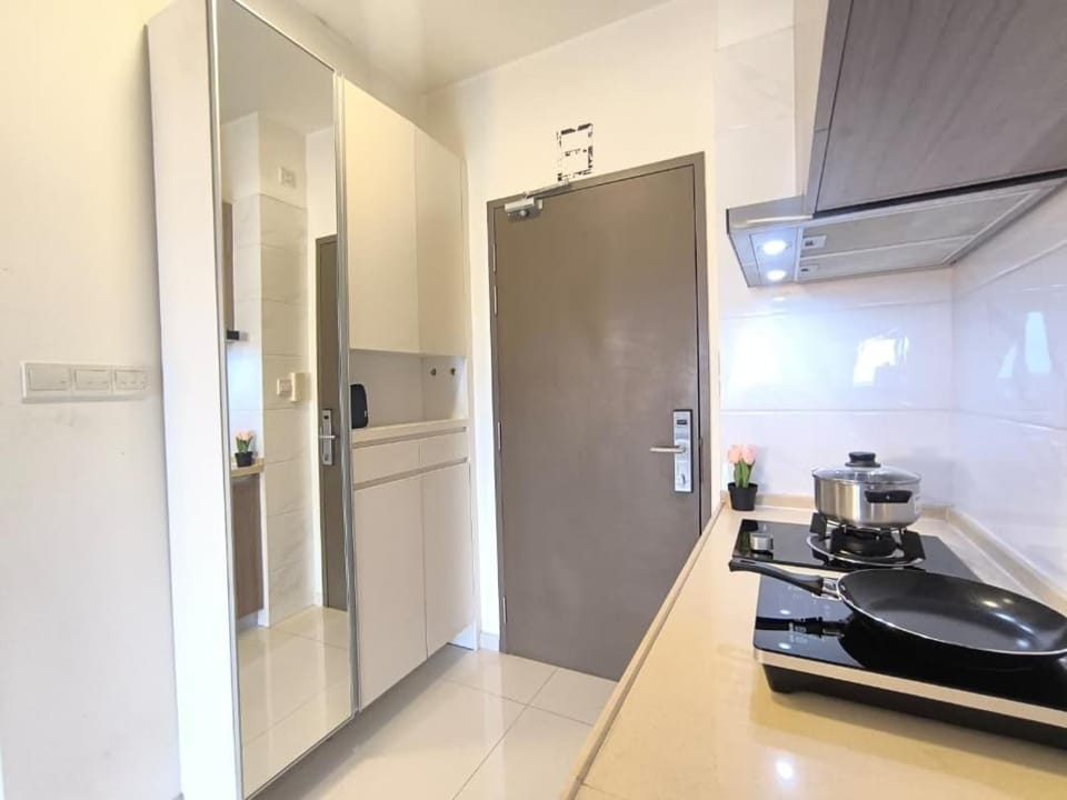 Central Park Relaxing Couple Studio Netflix BySTAY Apartment in Johor Bahru