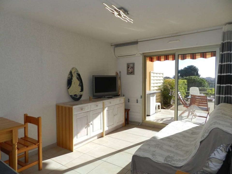 Appartement 2 Pièces, Climatisé, Parking, 4 Couchages - FR-1-251-927 Apartment in Bormes-les-Mimosas