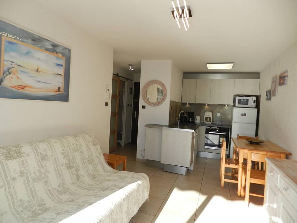Appartement 2 Pièces, Climatisé, Parking, 4 Couchages - FR-1-251-927 Apartment in Bormes-les-Mimosas