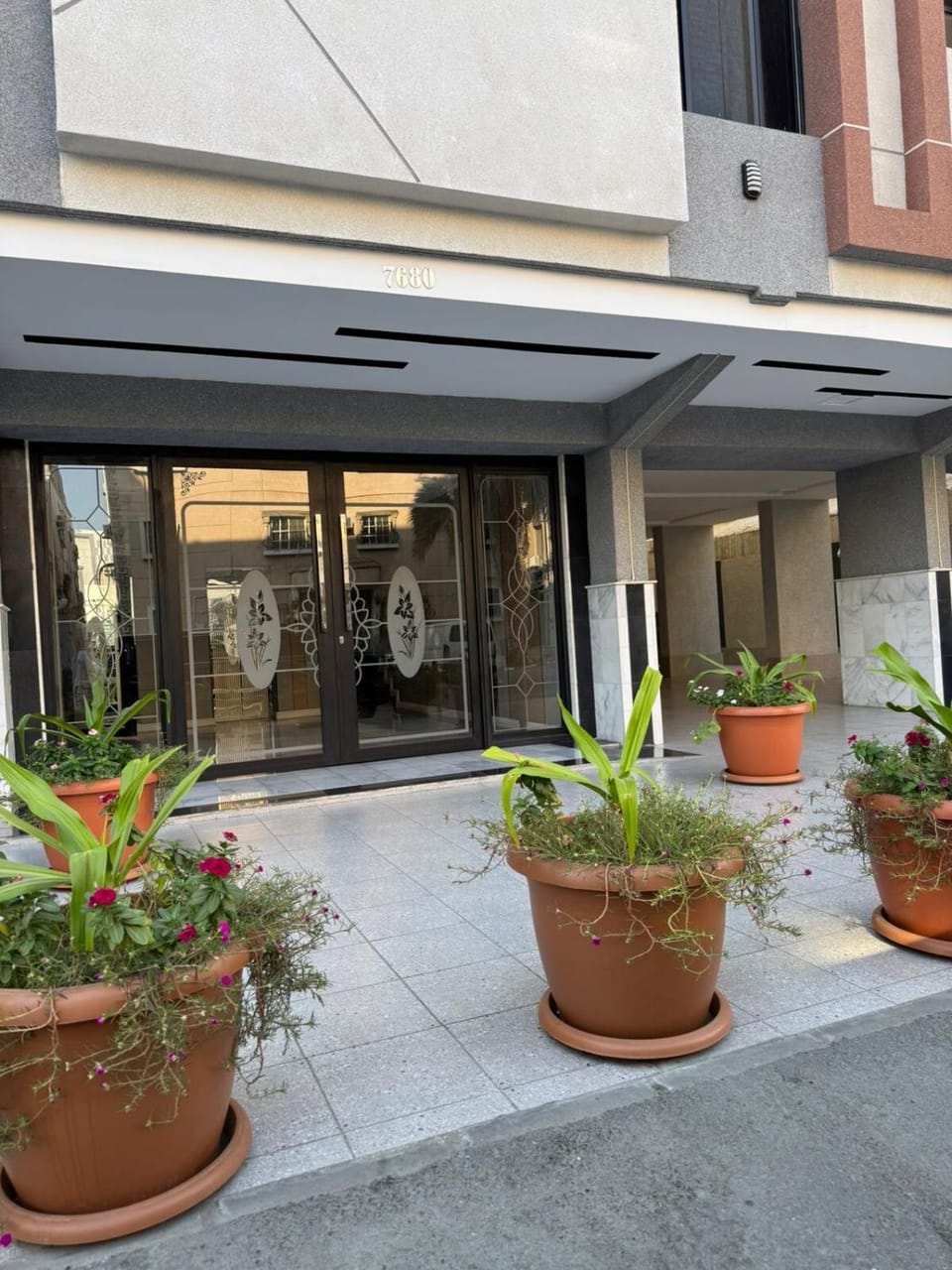 شقة هادئة صممت بألوان مريحة وخصوصية تامة Apartment in Jeddah