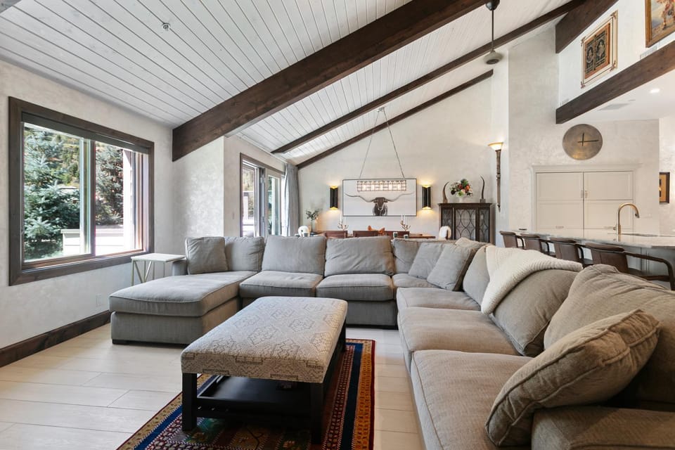 Cozy Ski Condo with Private Hot Tub Apartment in Park City