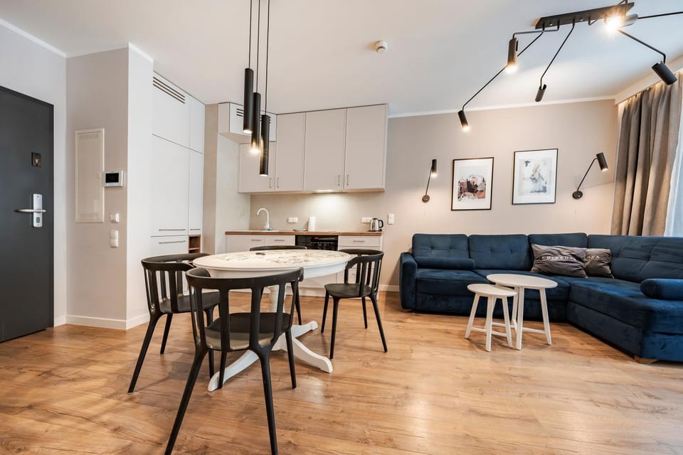 Kitchen or kitchenette, Seating area, Dining area