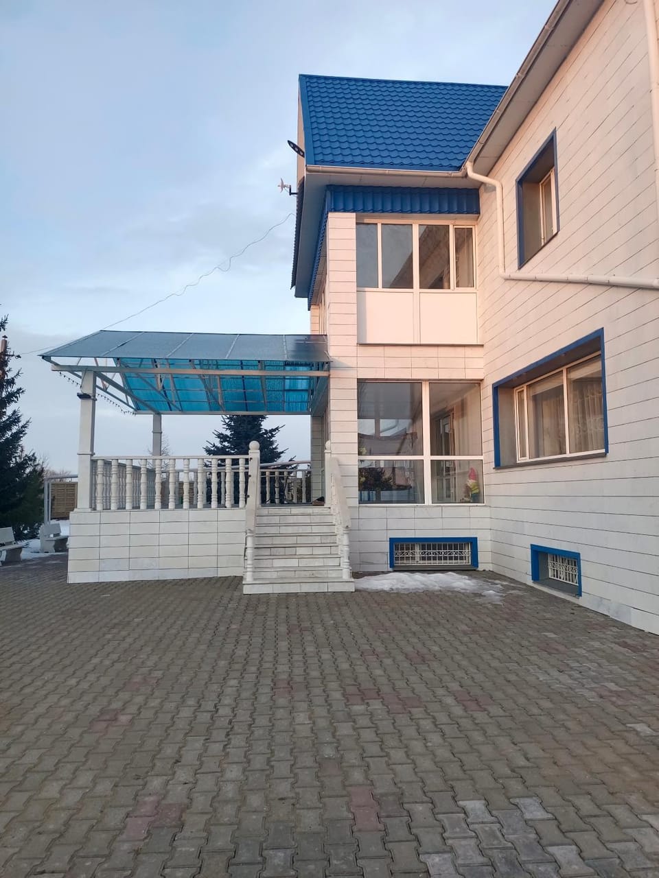 Facade/entrance, Balcony/Terrace