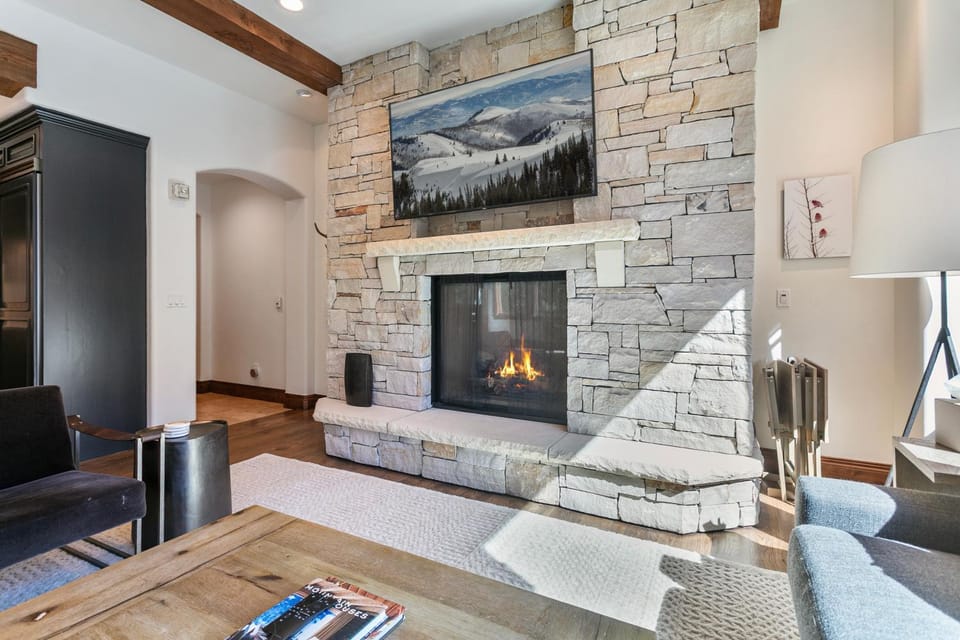 Ski-In Ski-Out 3BR Deer Valley Retreat condo Apartment in Park City