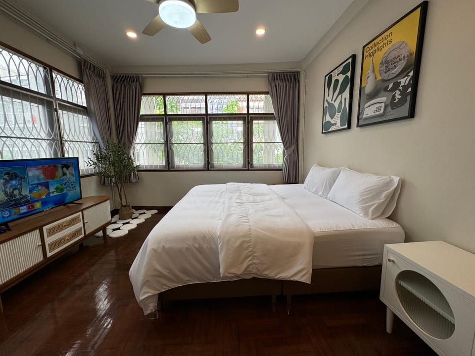 Bed, Bedroom