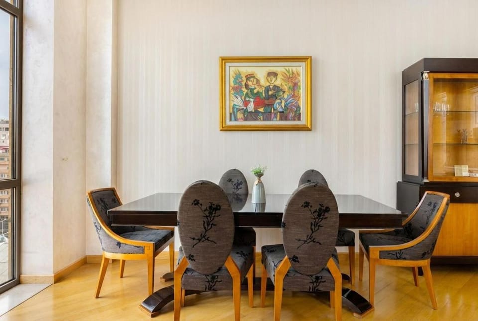 Luxe 3 BD! Great View! Malibu Garden Apartment in Yerevan
