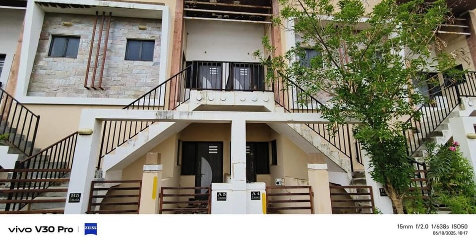Peaceful Kutch Madhapar Stay Family Friendss House in Gujarat