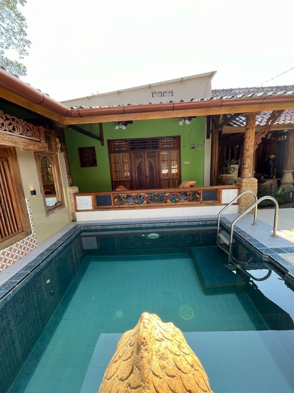 Swimming pool