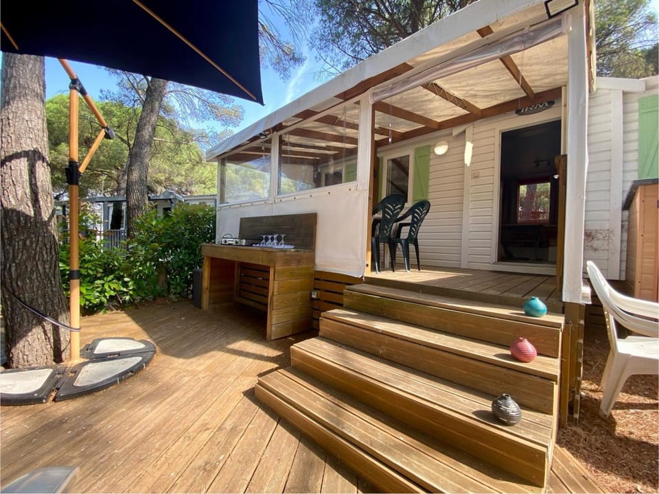 Mobil-home Oasis Village Club Campground/ 
RV Resort in Roquebrune-sur-Argens