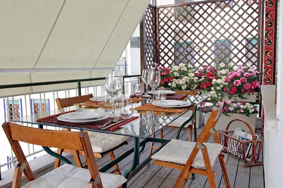 POOL-Balcony-JACUZZi-AirCond-Wifi-Luxury Apartment Apartment in Rome